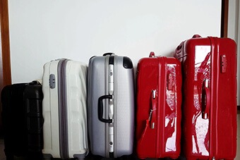 Suitcases of different sizes